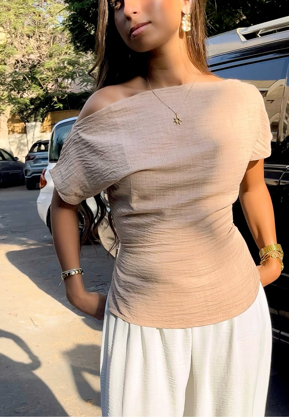 Oneshoulder Blouse in mocha